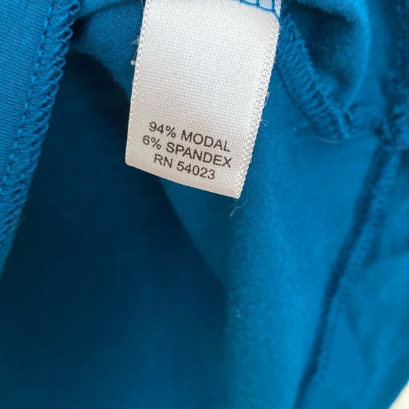 Banana Republic Set of Two‎ Cowl Neck Tops Black and Jade Green Size Small Modal - Picture 8 of 9